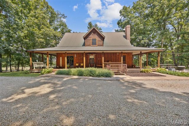 2276 Old Fredericktown Road, Farmington, MO 63640