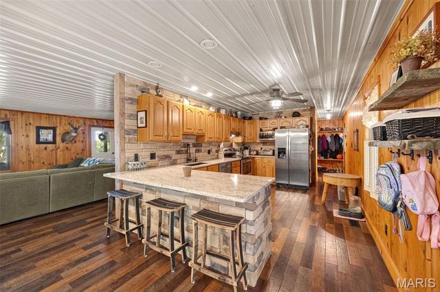 2276 Old Fredericktown Road, Farmington, MO 63640