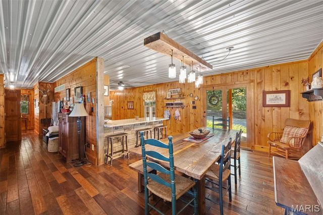 2276 Old Fredericktown Road, Farmington, MO 63640