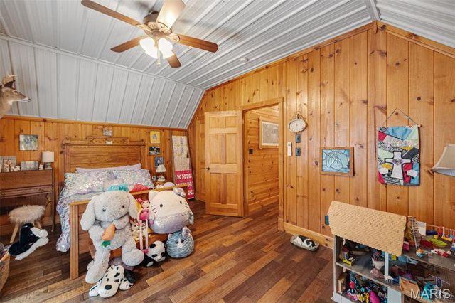 2276 Old Fredericktown Road, Farmington, MO 63640