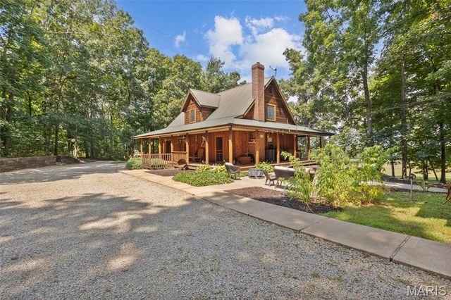 2276 Old Fredericktown Road, Farmington, MO 63640