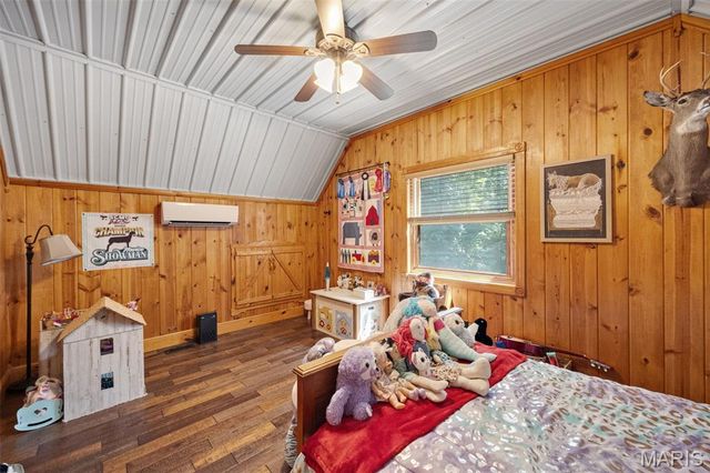 2276 Old Fredericktown Road, Farmington, MO 63640