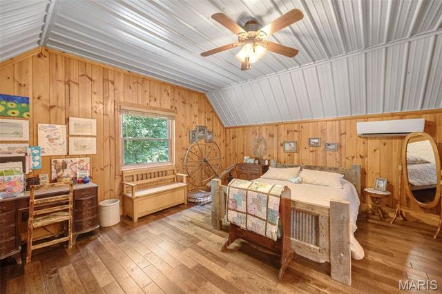 2276 Old Fredericktown Road, Farmington, MO 63640