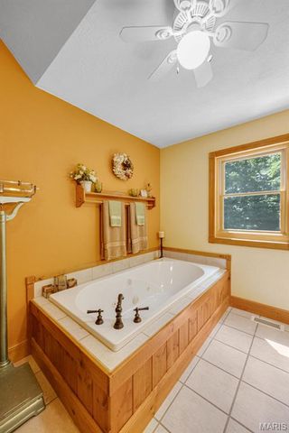 2276 Old Fredericktown Road, Farmington, MO 63640