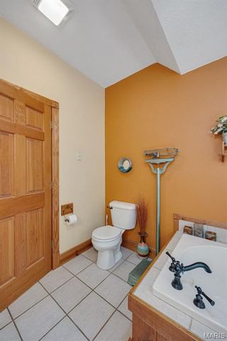 2276 Old Fredericktown Road, Farmington, MO 63640