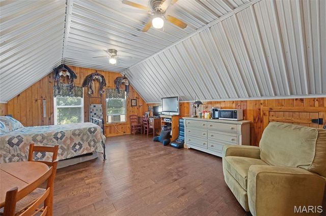 2276 Old Fredericktown Road, Farmington, MO 63640