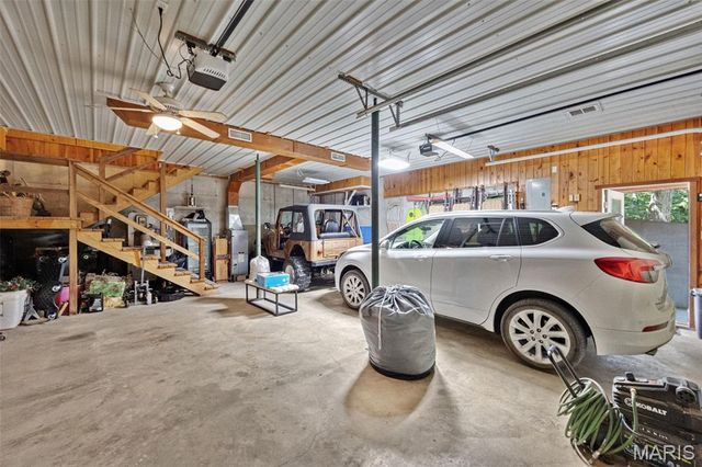 2276 Old Fredericktown Road, Farmington, MO 63640