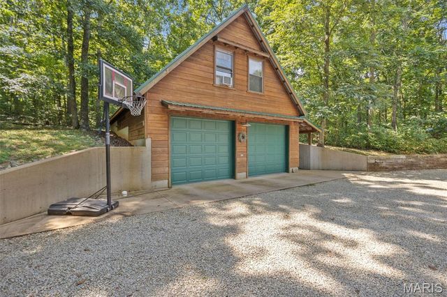 2276 Old Fredericktown Road, Farmington, MO 63640