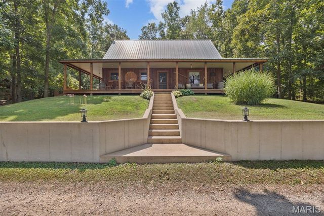 2276 Old Fredericktown Road, Farmington, MO 63640