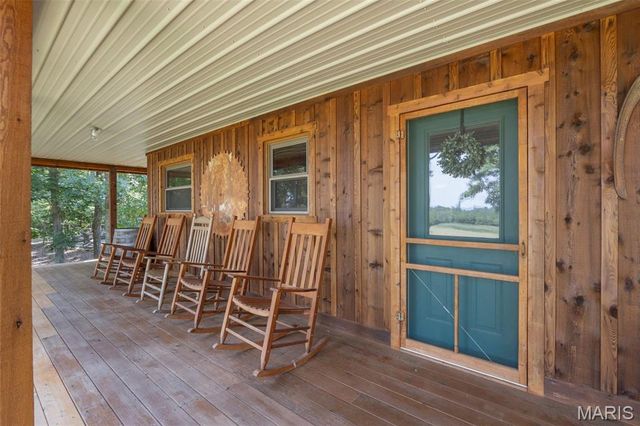 2276 Old Fredericktown Road, Farmington, MO 63640