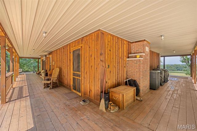 2276 Old Fredericktown Road, Farmington, MO 63640