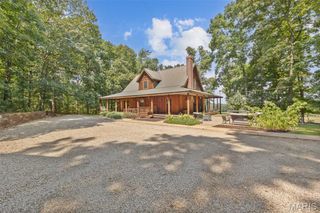 2276 Old Fredericktown Road, Farmington, MO 63640