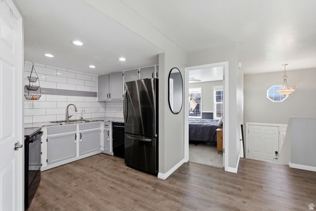 1222 W BRANDONWOOD DR, Murray, UT 84123