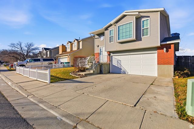 1222 W BRANDONWOOD DR, Murray, UT 84123