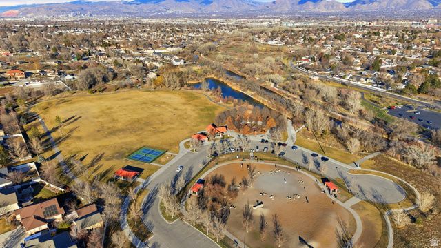 1222 W BRANDONWOOD DR, Murray, UT 84123