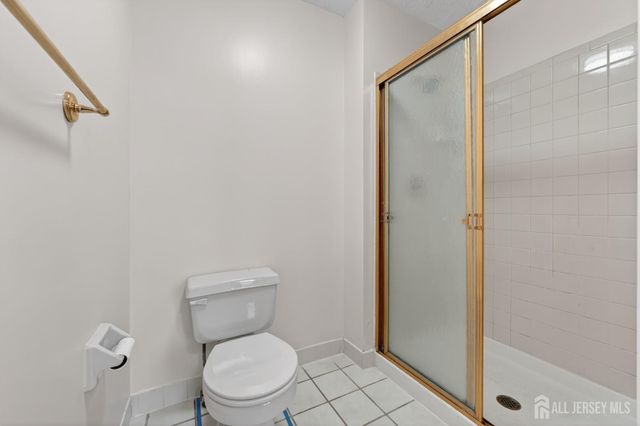 22 Guisborough Way, Edison, NJ 08820