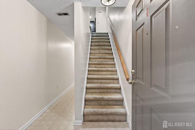 22 Guisborough Way, Edison, NJ 08820