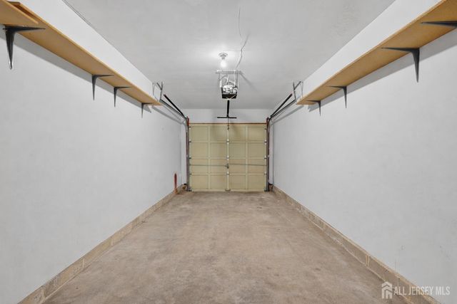 22 Guisborough Way, Edison, NJ 08820