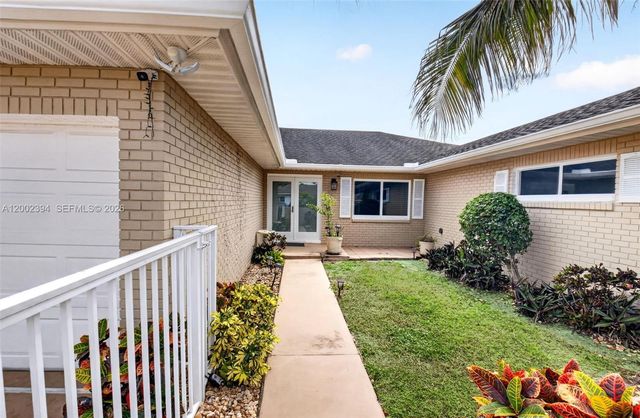 10982 S Greentrail Drive S, Boynton Beach, FL 33436