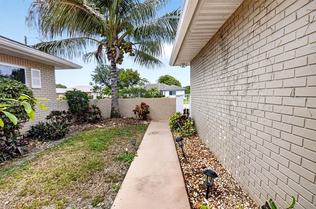 10982 S Greentrail Drive S, Boynton Beach, FL 33436