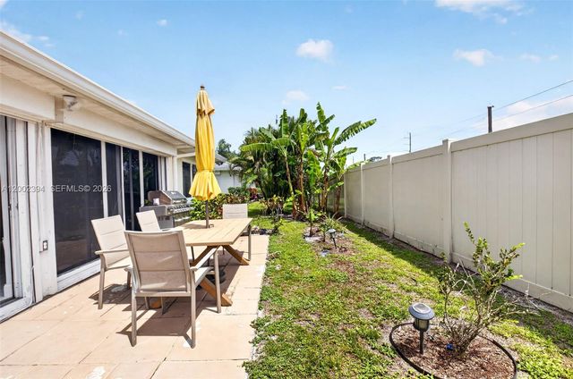 10982 S Greentrail Drive S, Boynton Beach, FL 33436