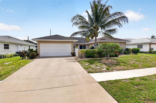 10982 S Greentrail Drive S, Boynton Beach, FL 33436