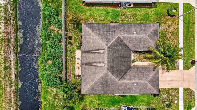 10982 S Greentrail Drive S, Boynton Beach, FL 33436