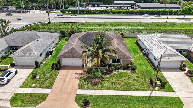 10982 S Greentrail Drive S, Boynton Beach, FL 33436