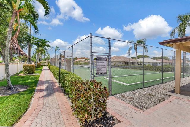 10982 S Greentrail Drive S, Boynton Beach, FL 33436