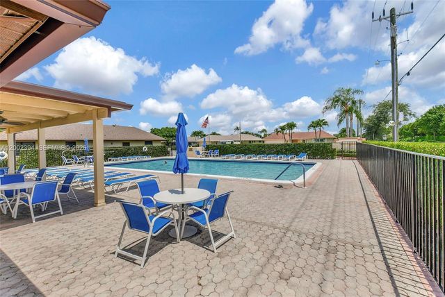 10982 S Greentrail Drive S, Boynton Beach, FL 33436