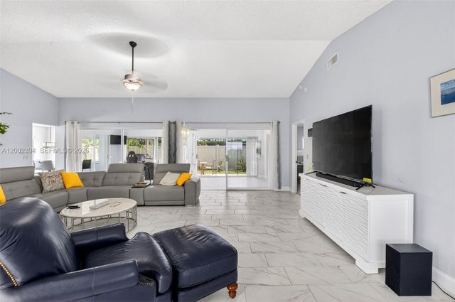 10982 S Greentrail Drive S, Boynton Beach, FL 33436