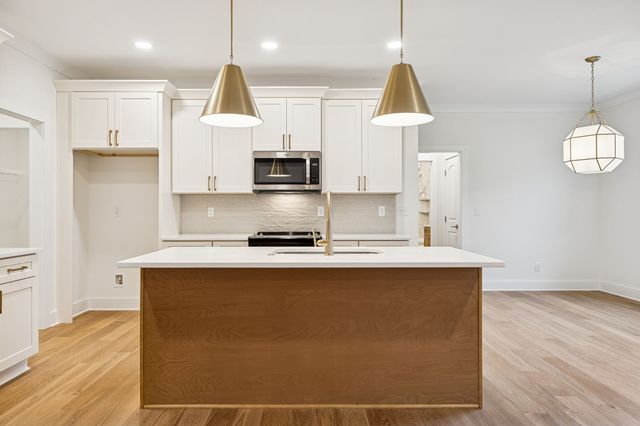 1561 Opossum Paw Rd, Beechgrove, TN 37018