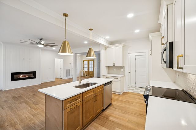 1561 Opossum Paw Rd, Beechgrove, TN 37018