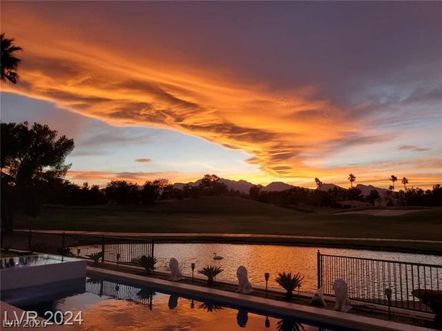 8628 Scarsdale Drive, Las Vegas, NV 89117