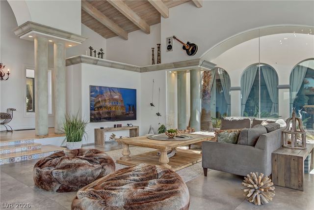 8628 Scarsdale Drive, Las Vegas, NV 89117