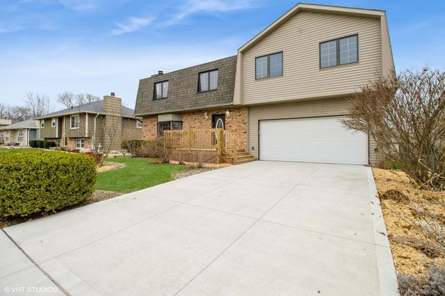 705 12th Avenue NW, Altoona, IA 50009