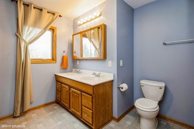 705 12th Avenue NW, Altoona, IA 50009