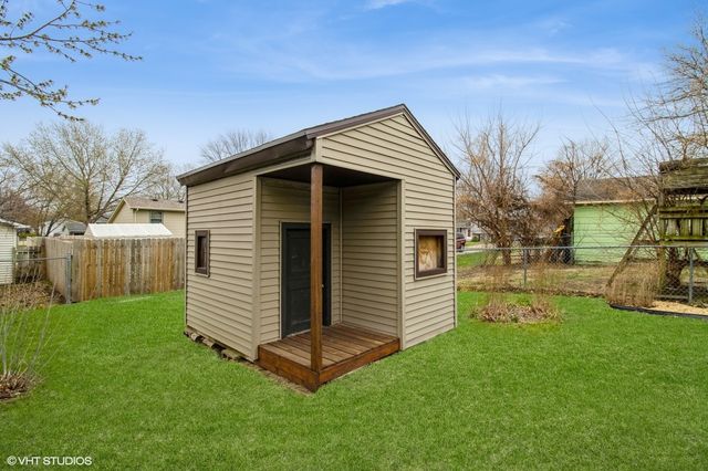 705 12th Avenue NW, Altoona, IA 50009