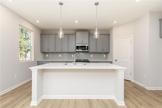 333 Cavalier Lane SE, Acworth, GA 30102