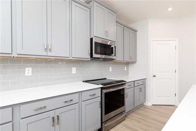 333 Cavalier Lane SE, Acworth, GA 30102