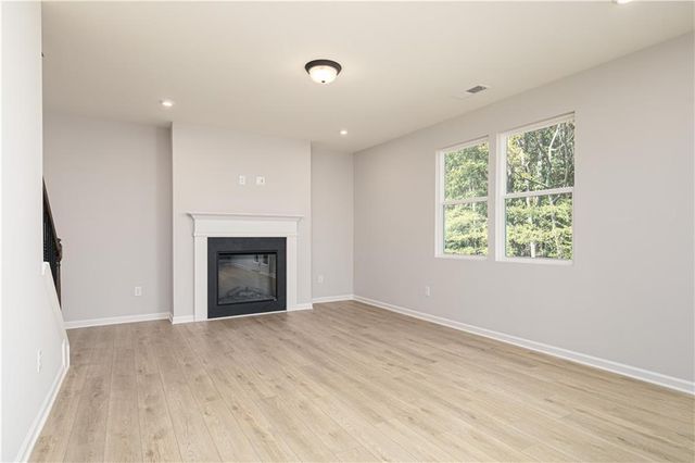 333 Cavalier Lane SE, Acworth, GA 30102