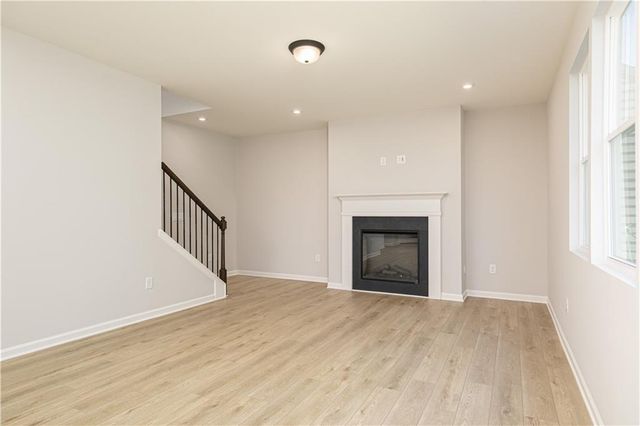 333 Cavalier Lane SE, Acworth, GA 30102