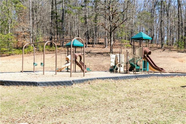 333 Cavalier Lane SE, Acworth, GA 30102