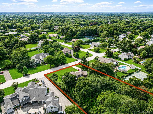 893 Gardiner Drive, Bay Shore, NY 11706