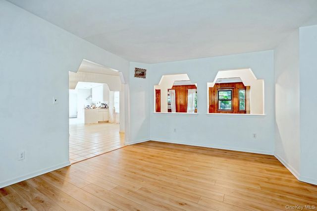 893 Gardiner Drive, Bay Shore, NY 11706