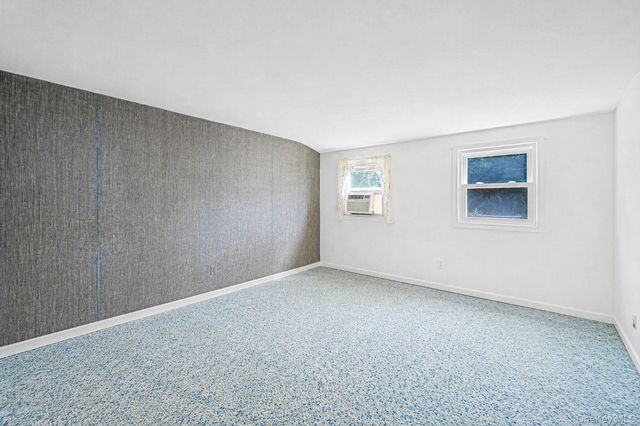 893 Gardiner Drive, Bay Shore, NY 11706
