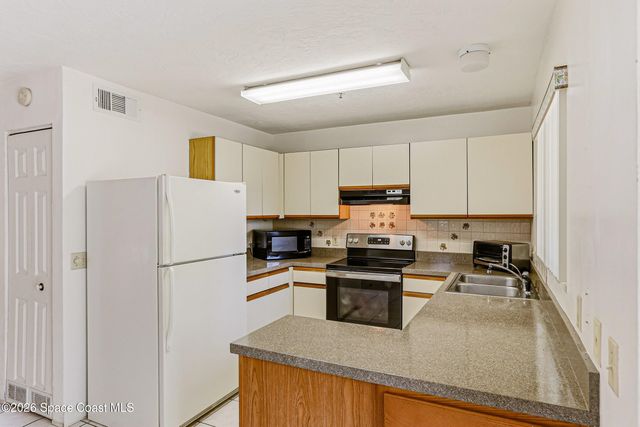 7820 Shadowood Drive 304, Melbourne, FL 32904