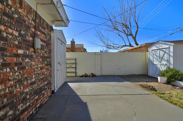 3709 General Stilwell Street NE, Albuquerque, NM 87111