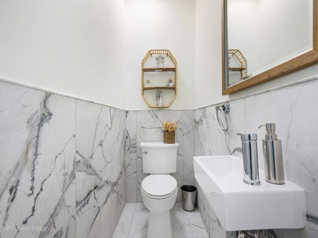 317 E Walnut Street, Hinsdale, IL 60521