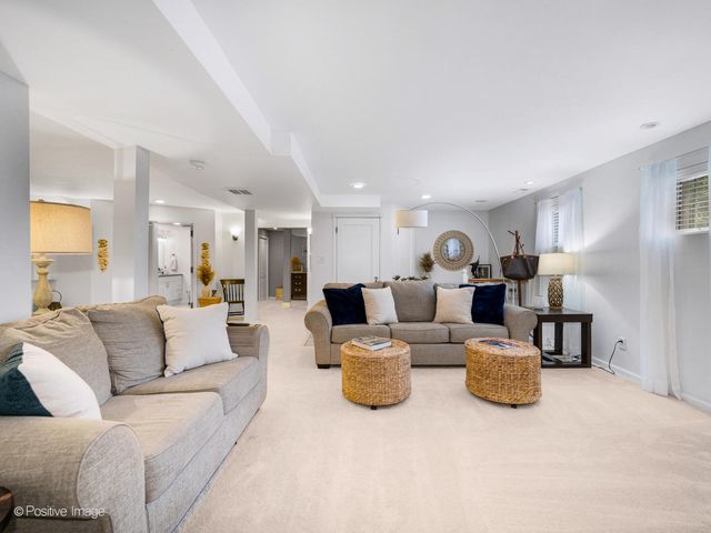 317 E Walnut Street, Hinsdale, IL 60521